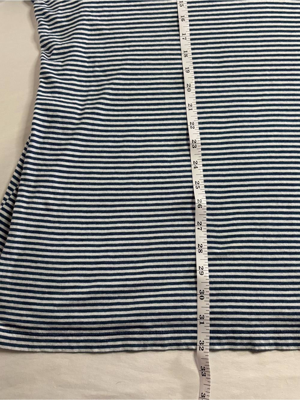Vineyard Vines Navy and White Striped Polo - Picture 4 of 7